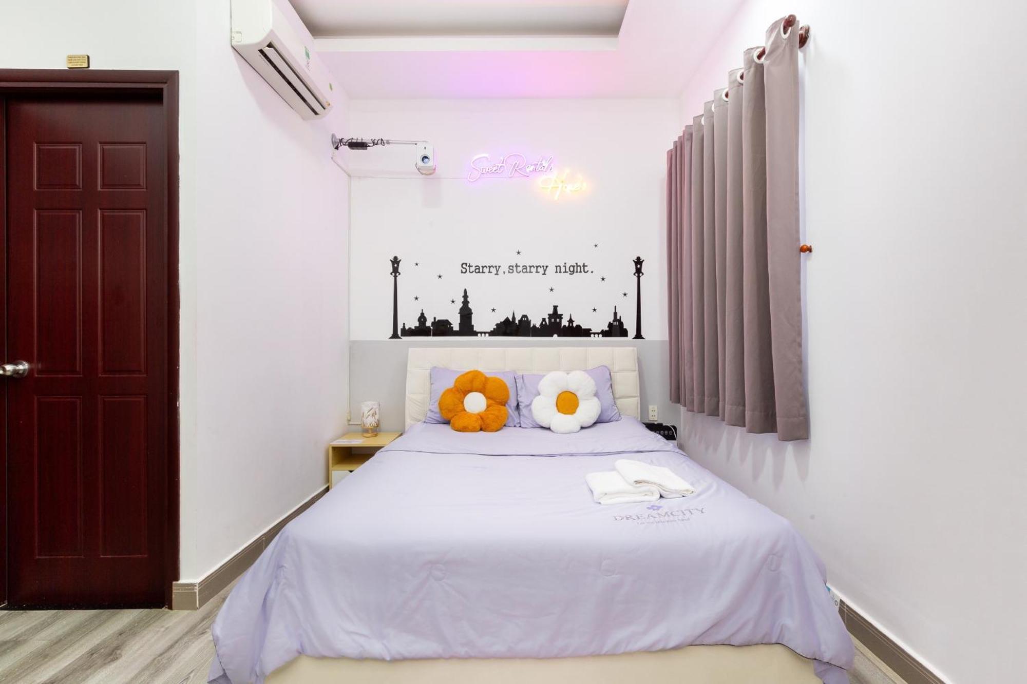 Sweet Homes - Netflix & Walkin To Bui Vien Homestay